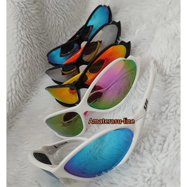 Pin de Clara em ROUPAS  Oculos oakley feminino, Óculos de sol