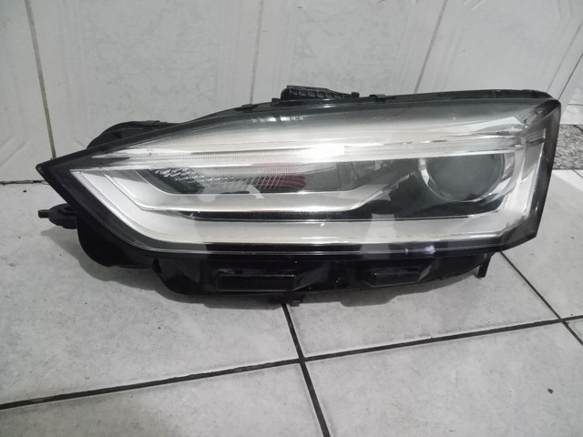 Farol esquerdo Audi A5 2018 