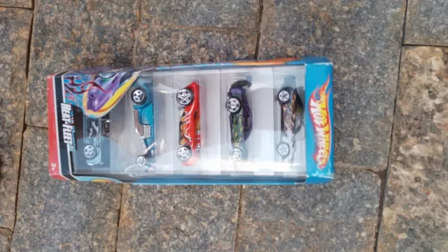 Carrinho Colecionador Hot Wheels Kit C/ 10 Unidades Sortidos