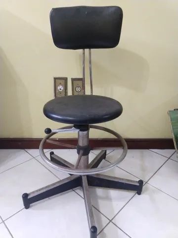 De$450 por$300 Cadeira Arquiteto