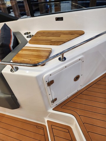 Lancha Triton 38 Flyer HT - ñ e Fs/Focker/Phantom/Bayliner/Solara - Foto 8