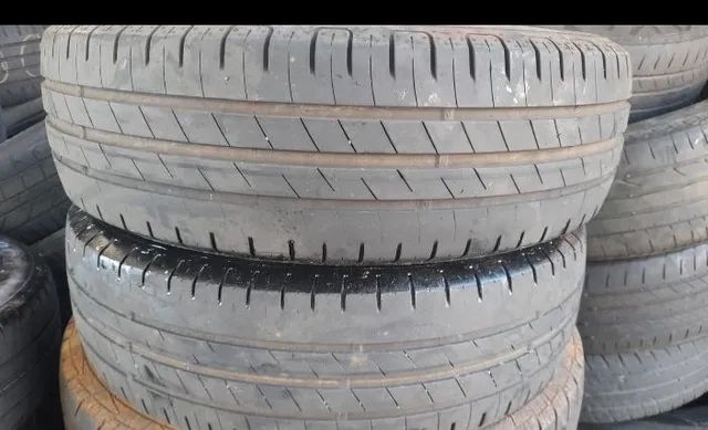 Pneu 175/70/14 .  150 reas cada um .