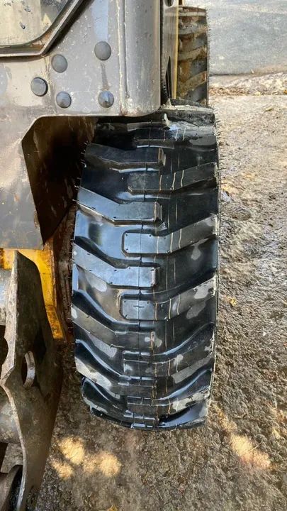 Mini carregadeira bobcat volvo MC70 - Foto 6