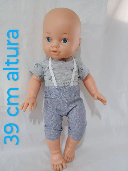 Boneco antigo inteiro em vinil com olhos pintados