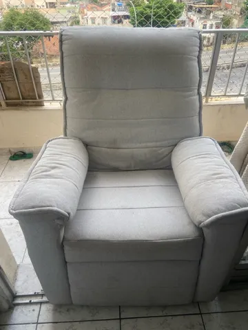 Poltrona ferrari reciclável impecável !!