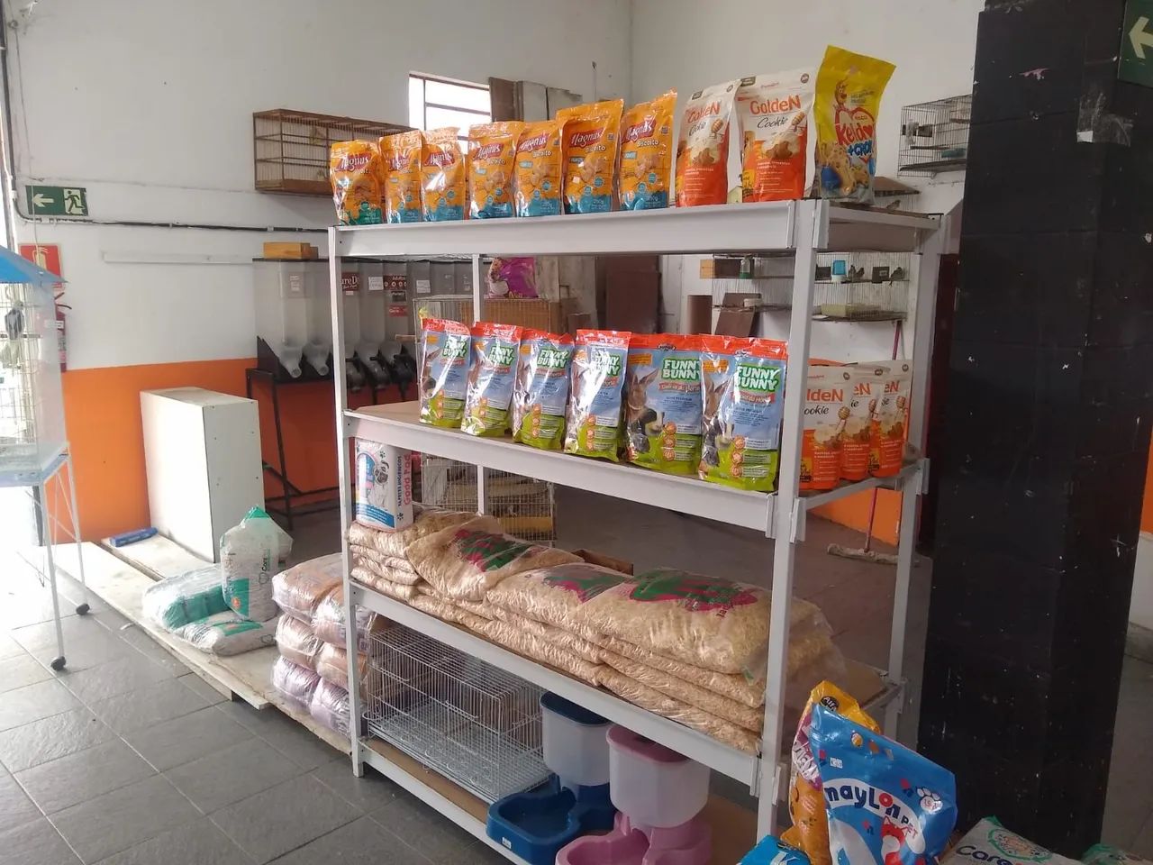 OPORTUNIDADE!!Mercadorias e instalações para Pet Shop. - Foto 3