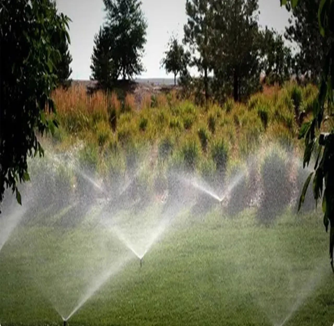 Aspersor escamoteável Hunter Ultra + Conexão Swing Pipe Kit 4 Unidades 12A - Foto 3