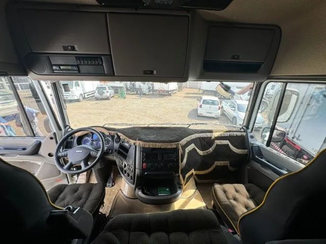 Daf XF 105 FTS 460 8x2 Ano  2019 - Foto 6