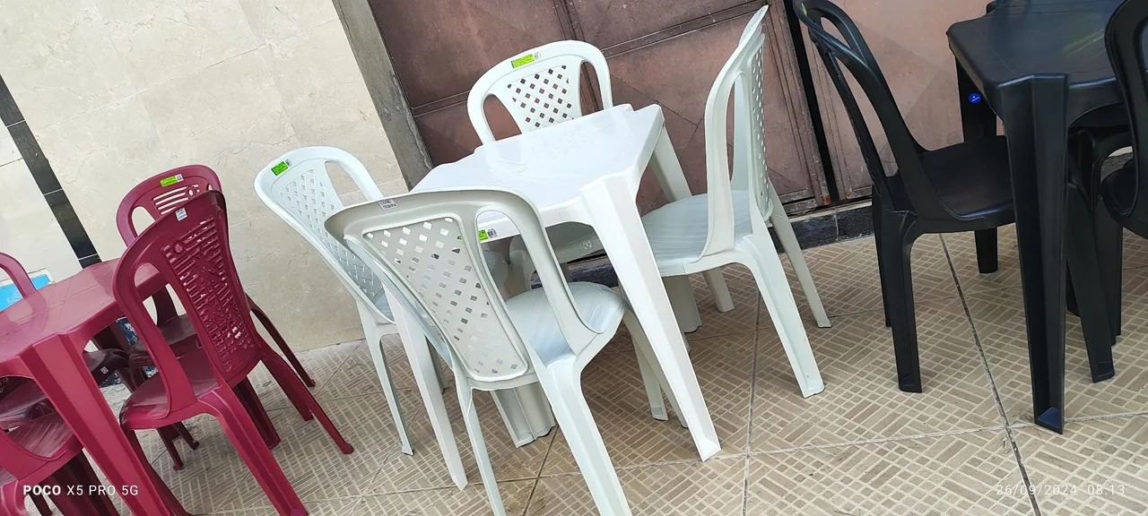 Mesas e cadeiras de plástico  - Foto 4