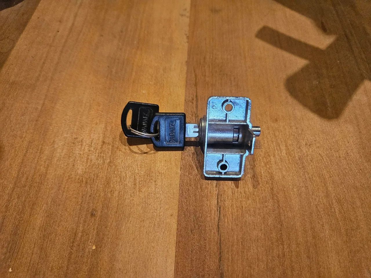 Fechadura  segurança  janela de correr Papaiz - NOVA - Foto 3