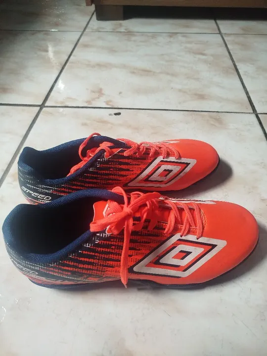 Chuteiras de Futebol Speed umbro nova - Tamanho 42