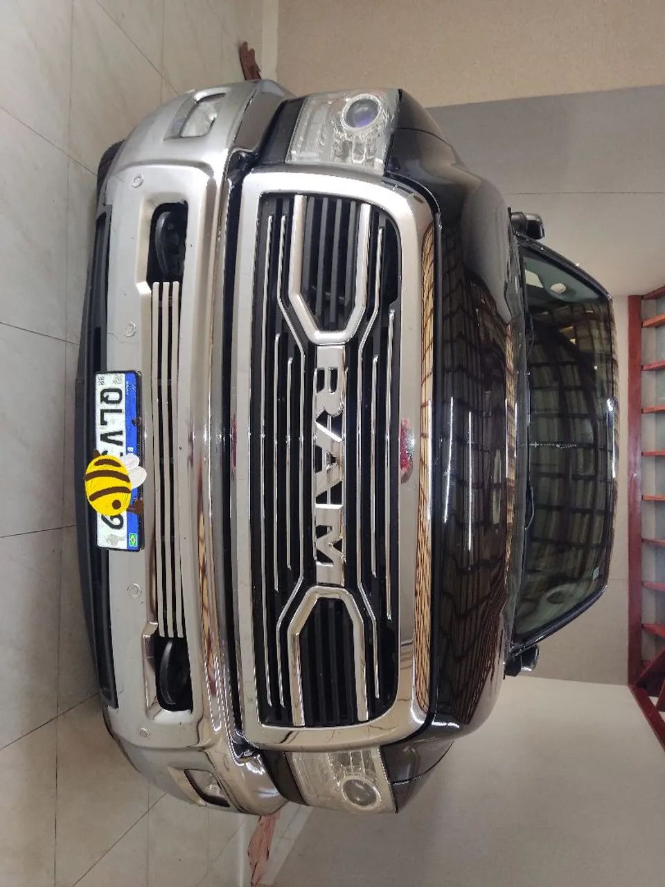 Ram 2500 Laramie 2016 preta 