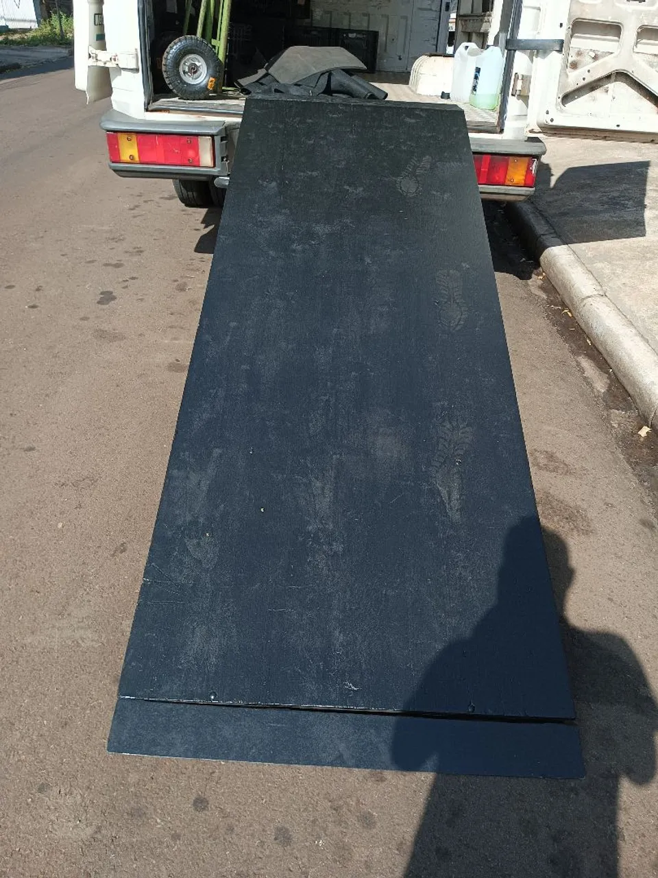 Rampa de Carga para caminhões, vans e veículos.