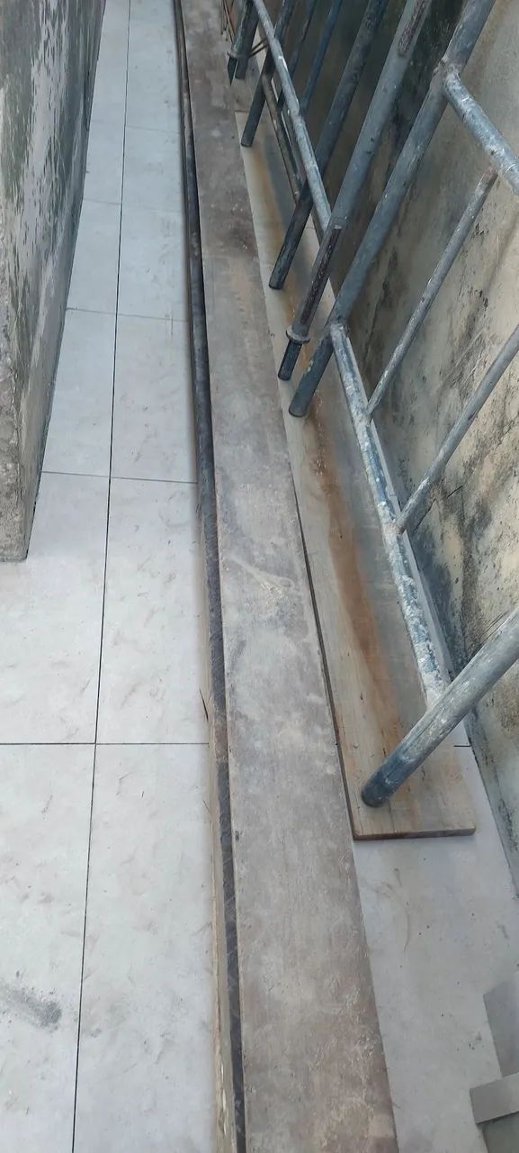 Vigas de Madeira 15x5 comprimento uma de 6 metros e uma de 3 metros... - Foto 2