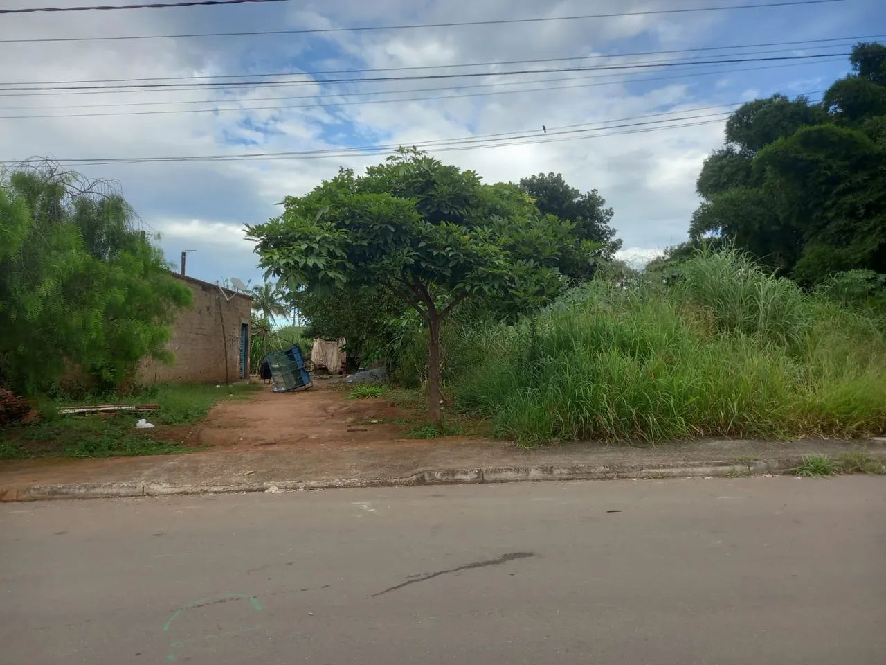 2 Lotes de 370,92m² (Asfalto e Agua) Jardim Veneza