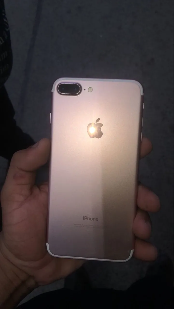 iPhone 7 Plus top zerado trincado só a película