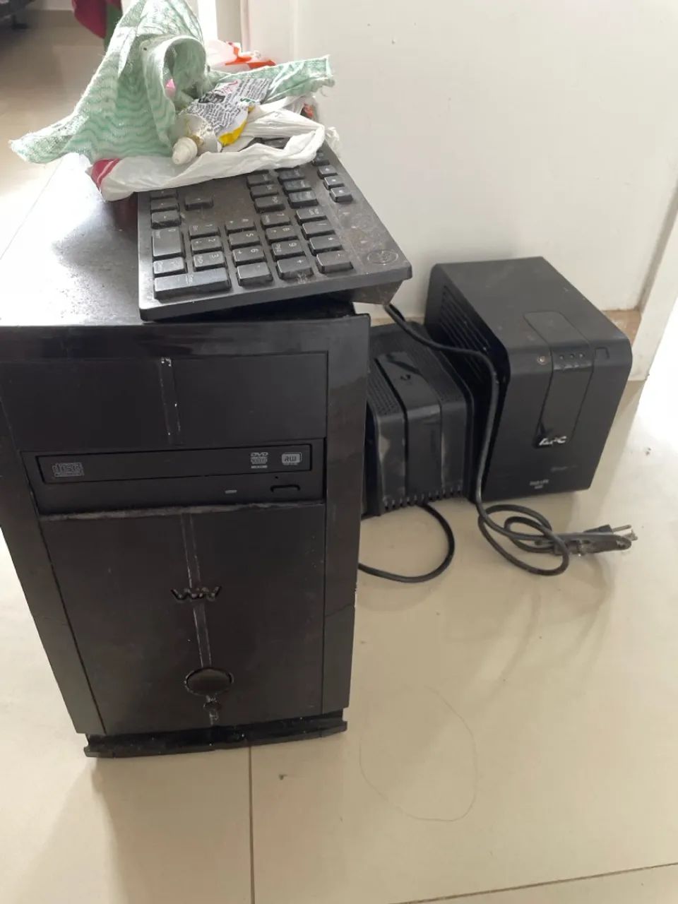 CPU e nobreak e dvd-r de câmeras