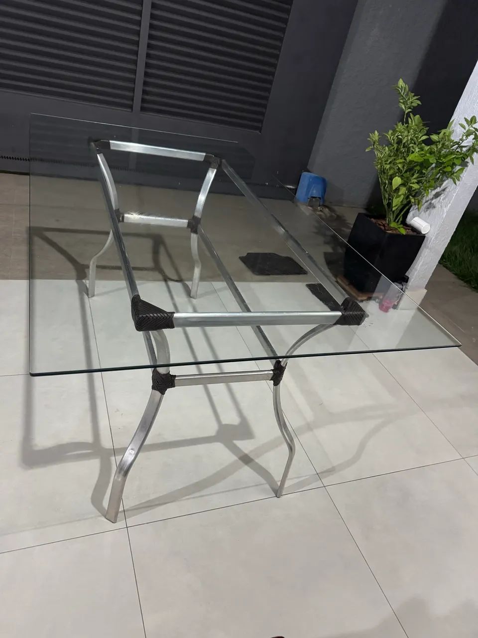 Selling Aluminum Table with Glass Top64739713847683120