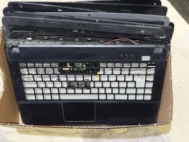 Vendo Bases e molduras de NoteBook e NetBook
