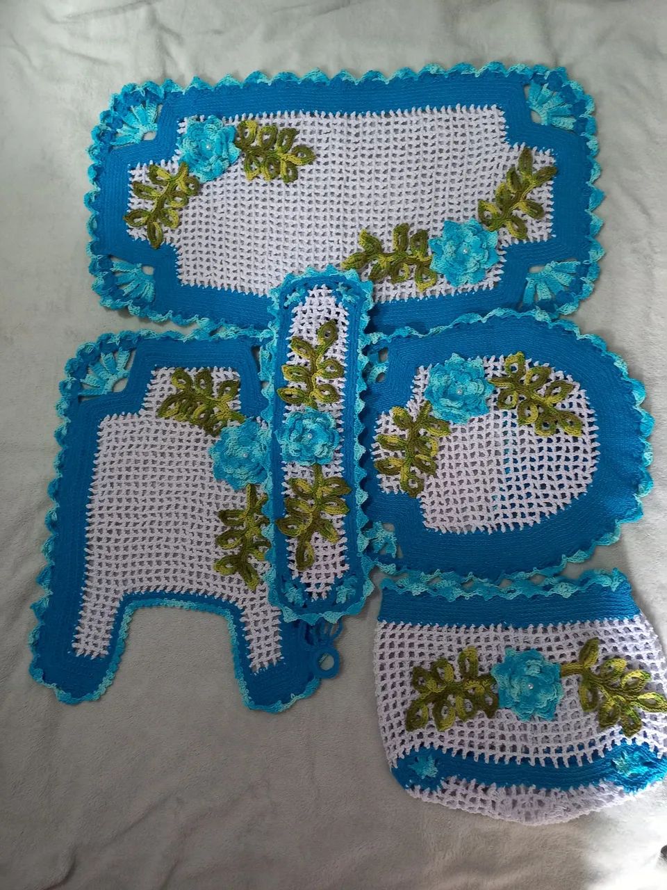 kit de banheiro em  crochê azul turquesa  - Foto 2