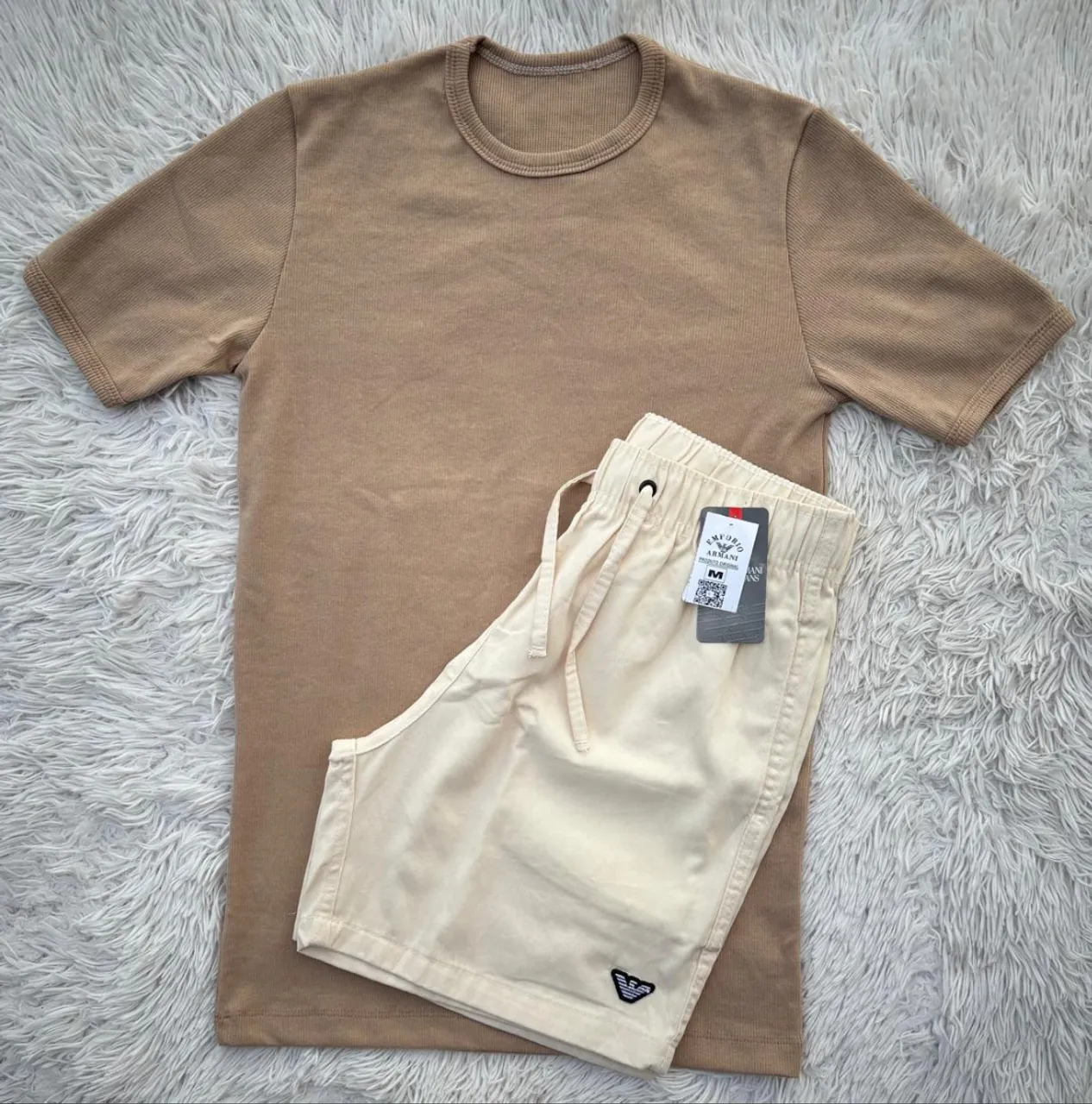 Kit M Camisa Canelada e Short Bege