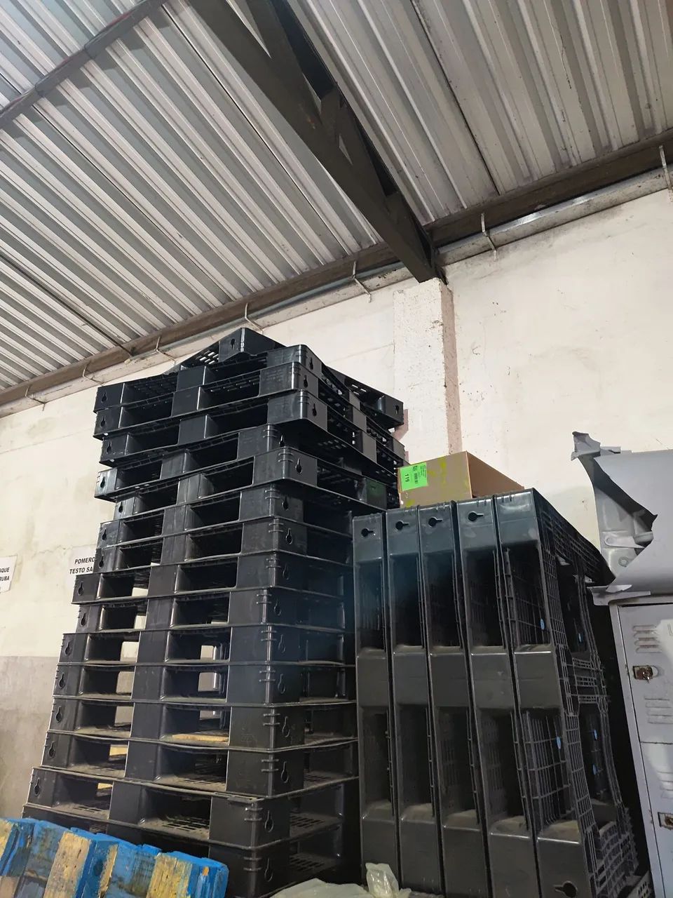 Vendo palets de plástico aceito oferta quero me desfazer logo - Foto 4