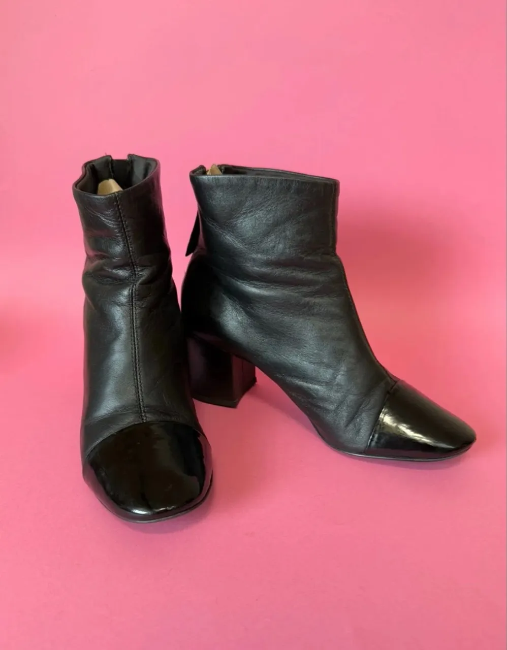 bota de couro cano curto preta arezzo 33 (serve 34 forma 25 cm)