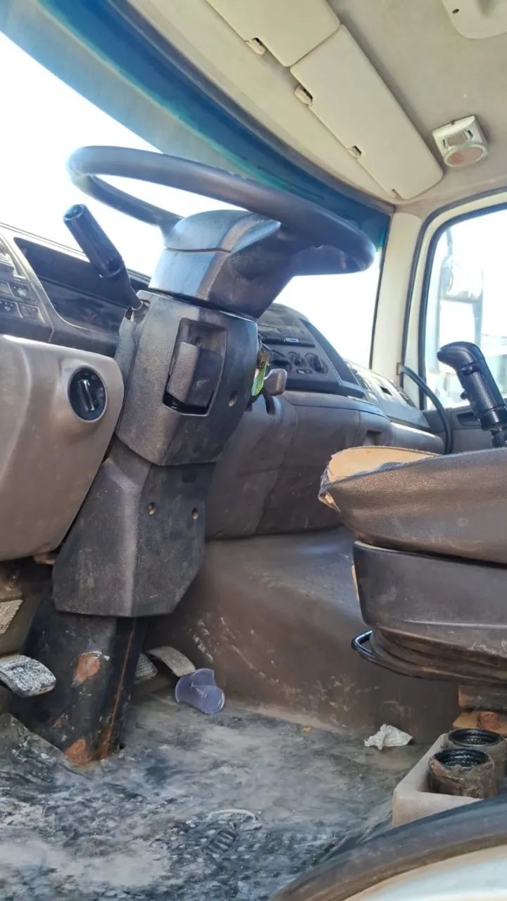 VW 31.280 8x4 2015/16 - Balão 10m3 Liebherr - Foto 8