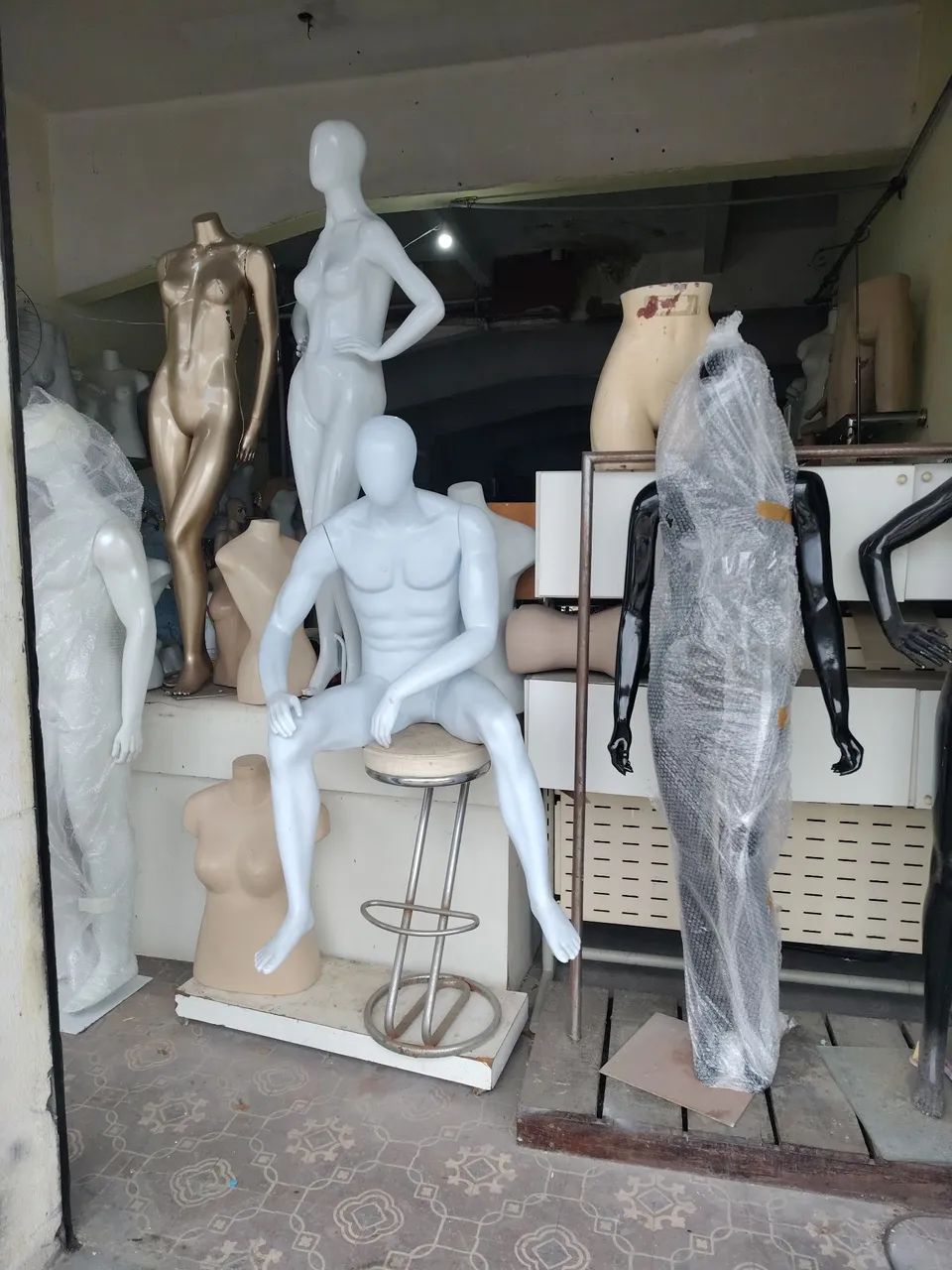 Manequins Femininos para Lojas e Vitrines - Foto 2