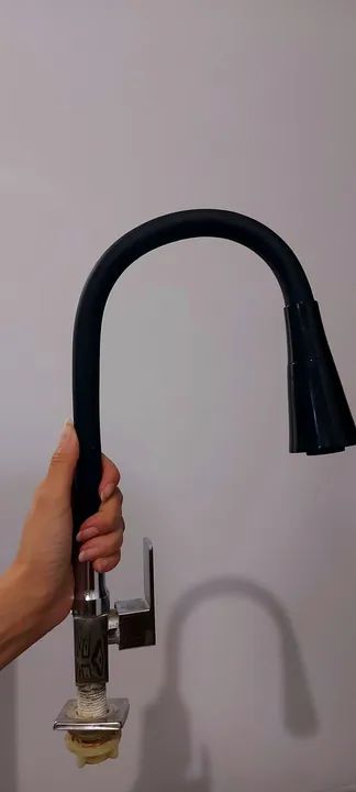 Torneira de Cozinha com Design Moderno