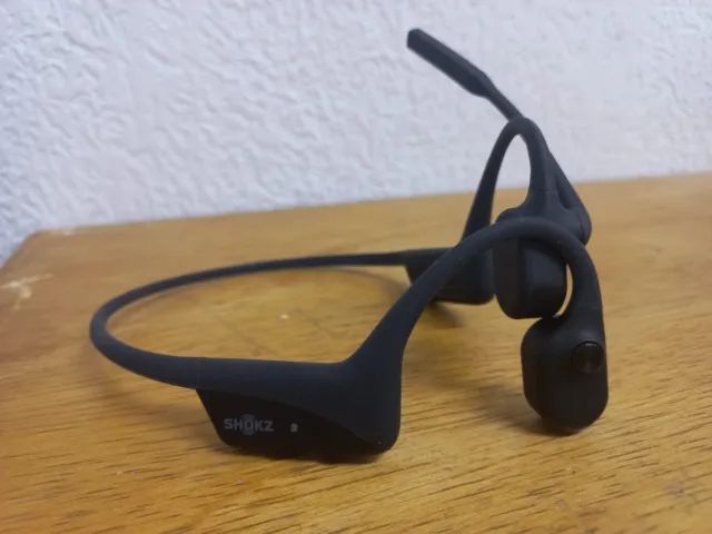 SHOKZ OpenComm C102 ブラック Shokz OpenComm C102 | Fone de ouvido de Condução Óssea [OPEN BOX