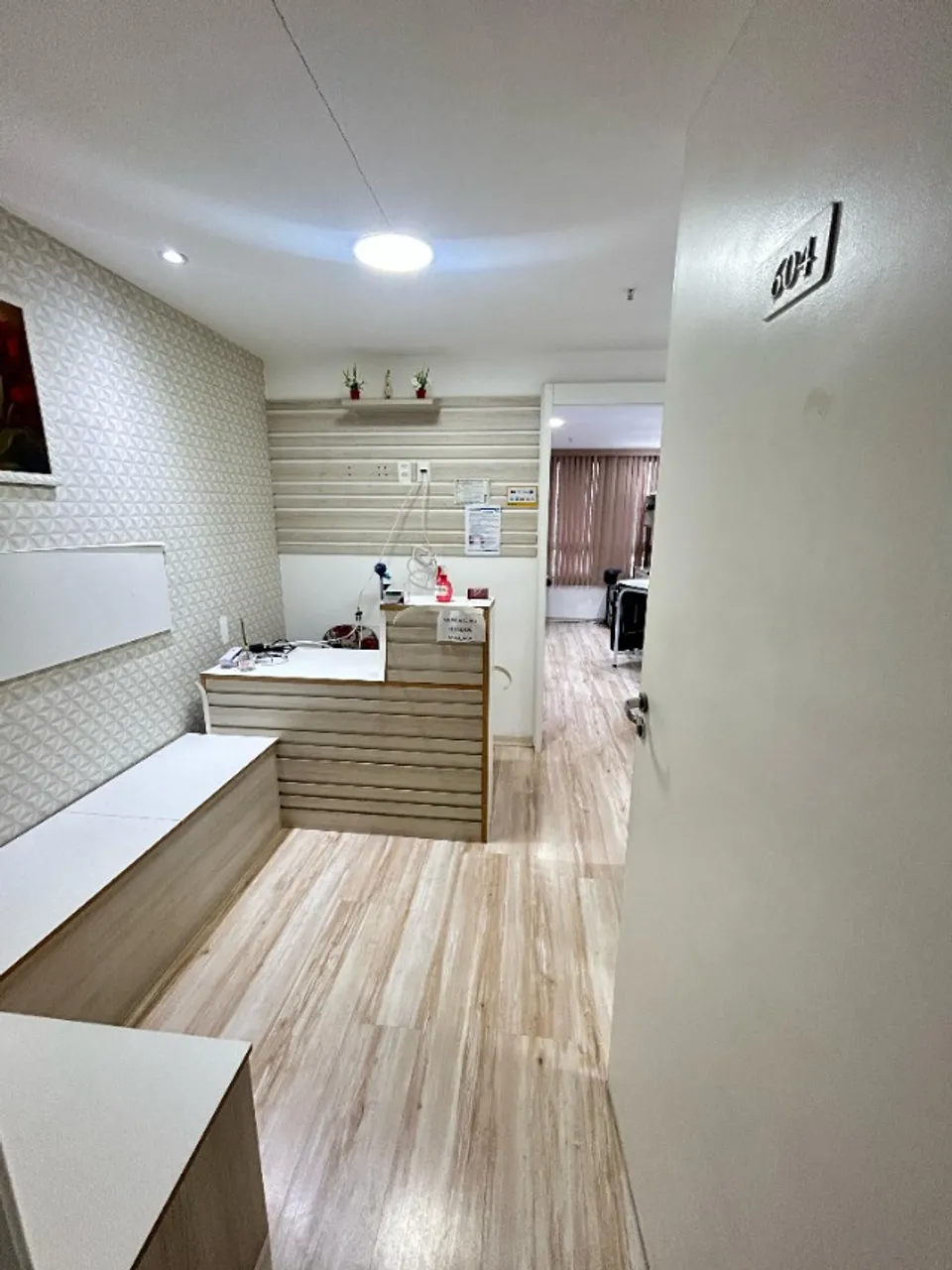 Alugo excelente sala comercial no centro de Nova Iguaçu