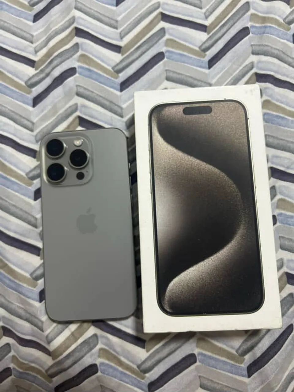 iPhone 15 pro 128 gigas na garantia ainda 