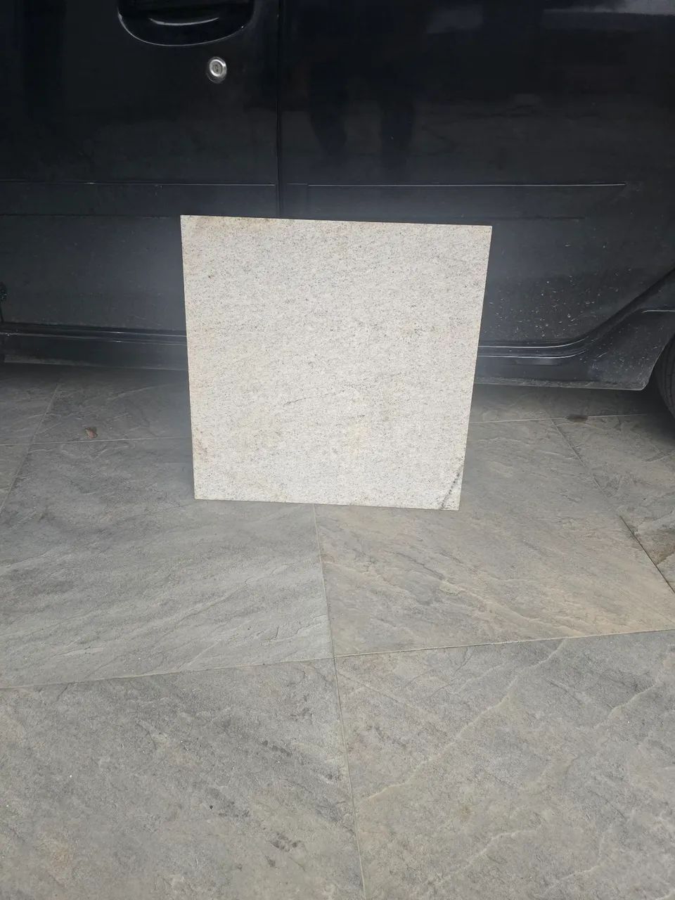 Piso de Granito Branco Siena 0,55x0,55 tenho 100M² (Valor referente a 1 M²) - Foto 4