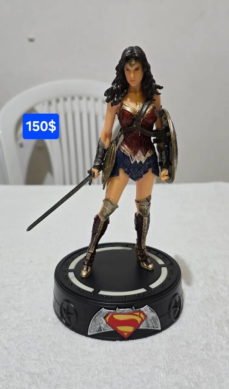 Action figure da Mulher Maravilha 