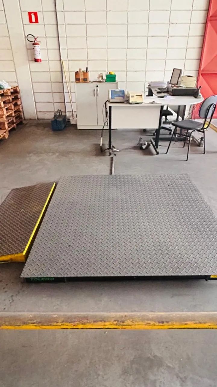 Balança de Piso Toledo 3.000 kg -Impressora Térmica e Rampa - Usada