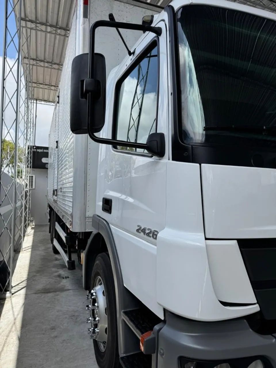 Mb Atego 2426 Ano 2018 c/ Baú de 8 MTS - Foto 6