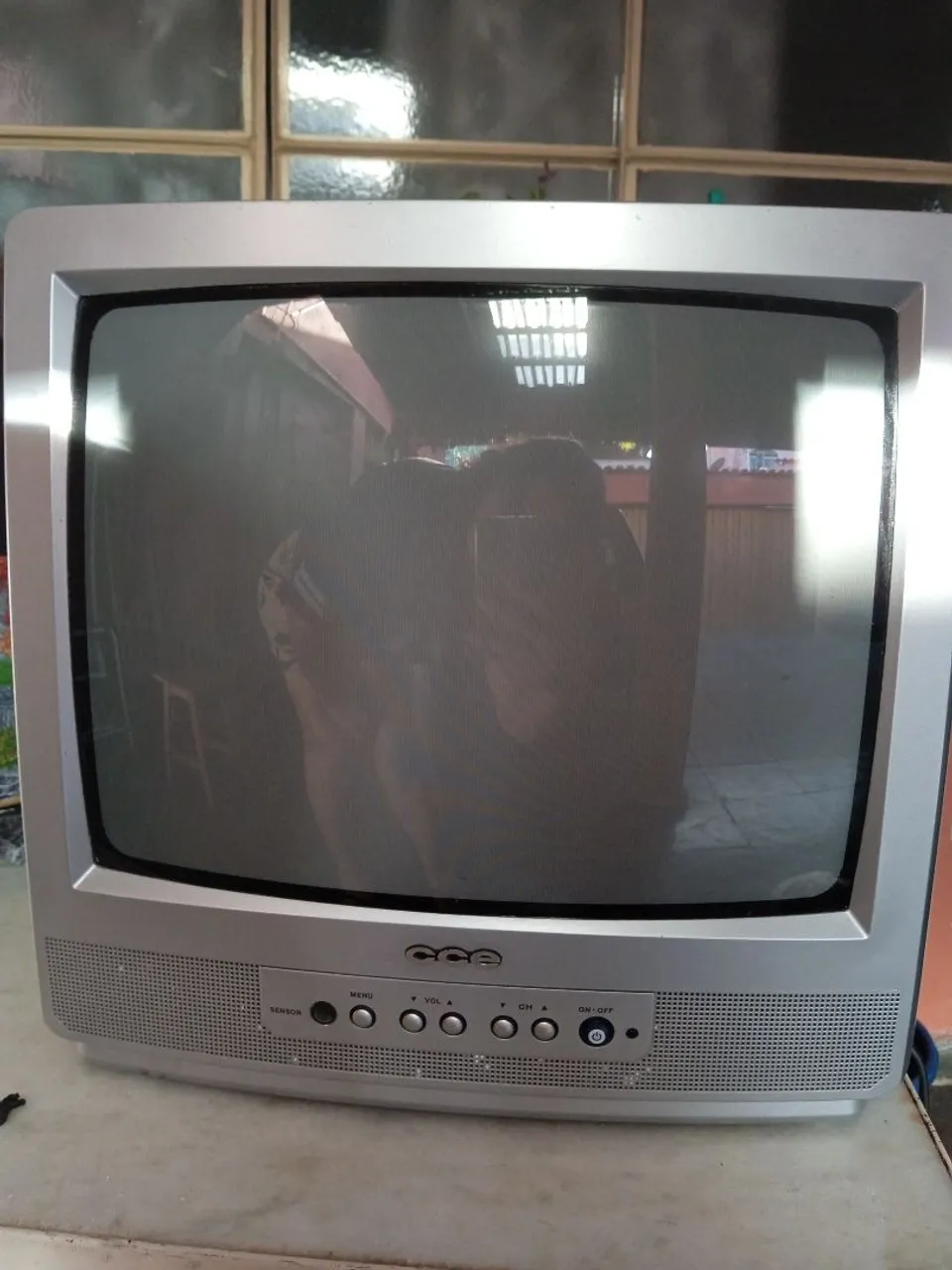 TV de tubo 14 polegadas