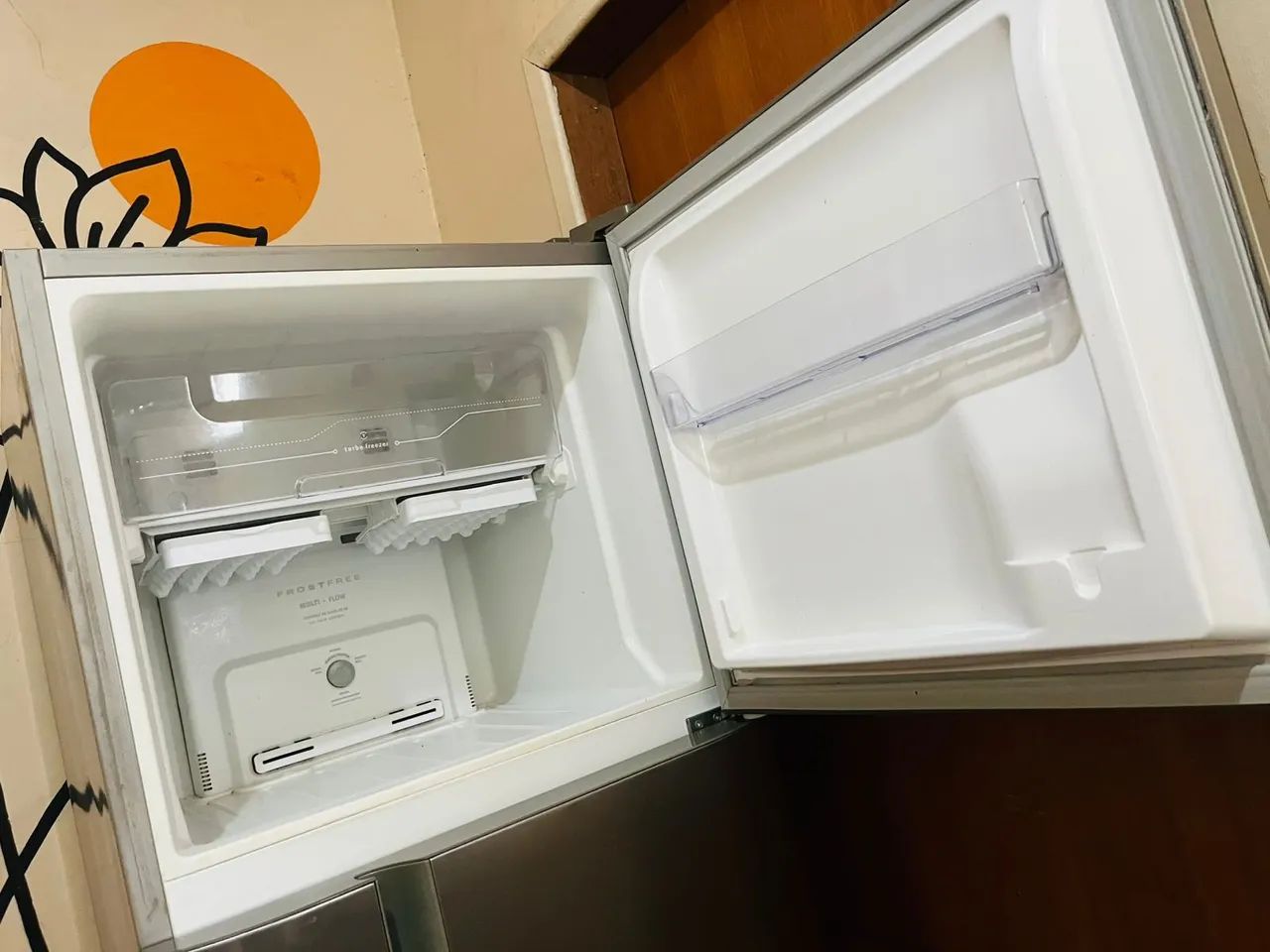 Geladeira Frost Free Precisando apenas trocar o Compressor - Foto 3