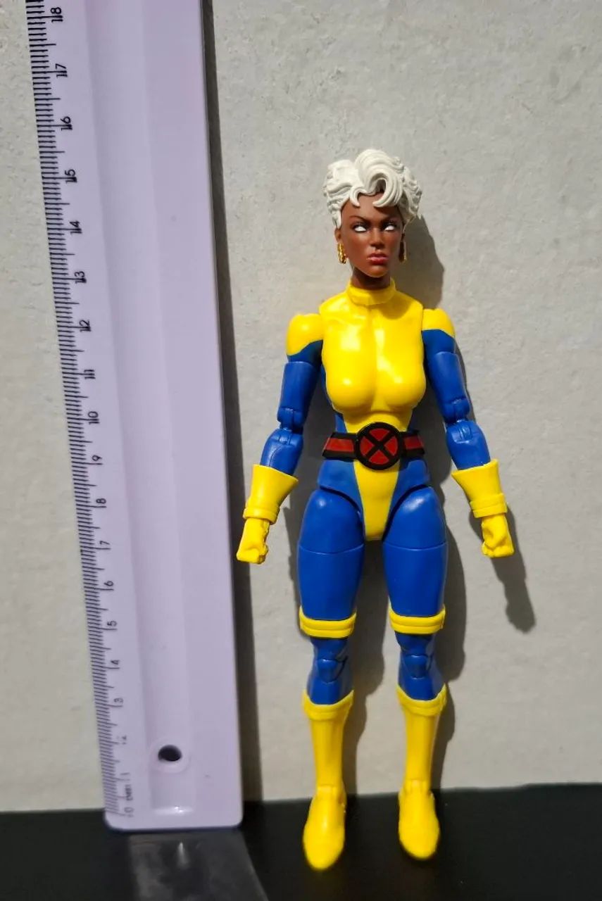 X-Men Storm/Tempestade(uniforme clássico)Marvel legends - Foto 5