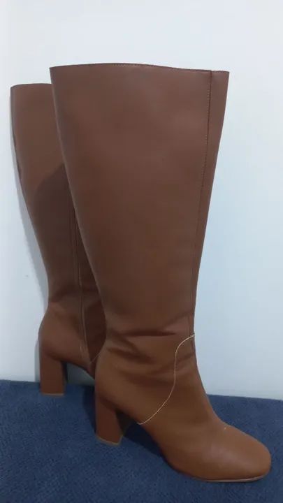 Bota handbook de cano alto caramelo 