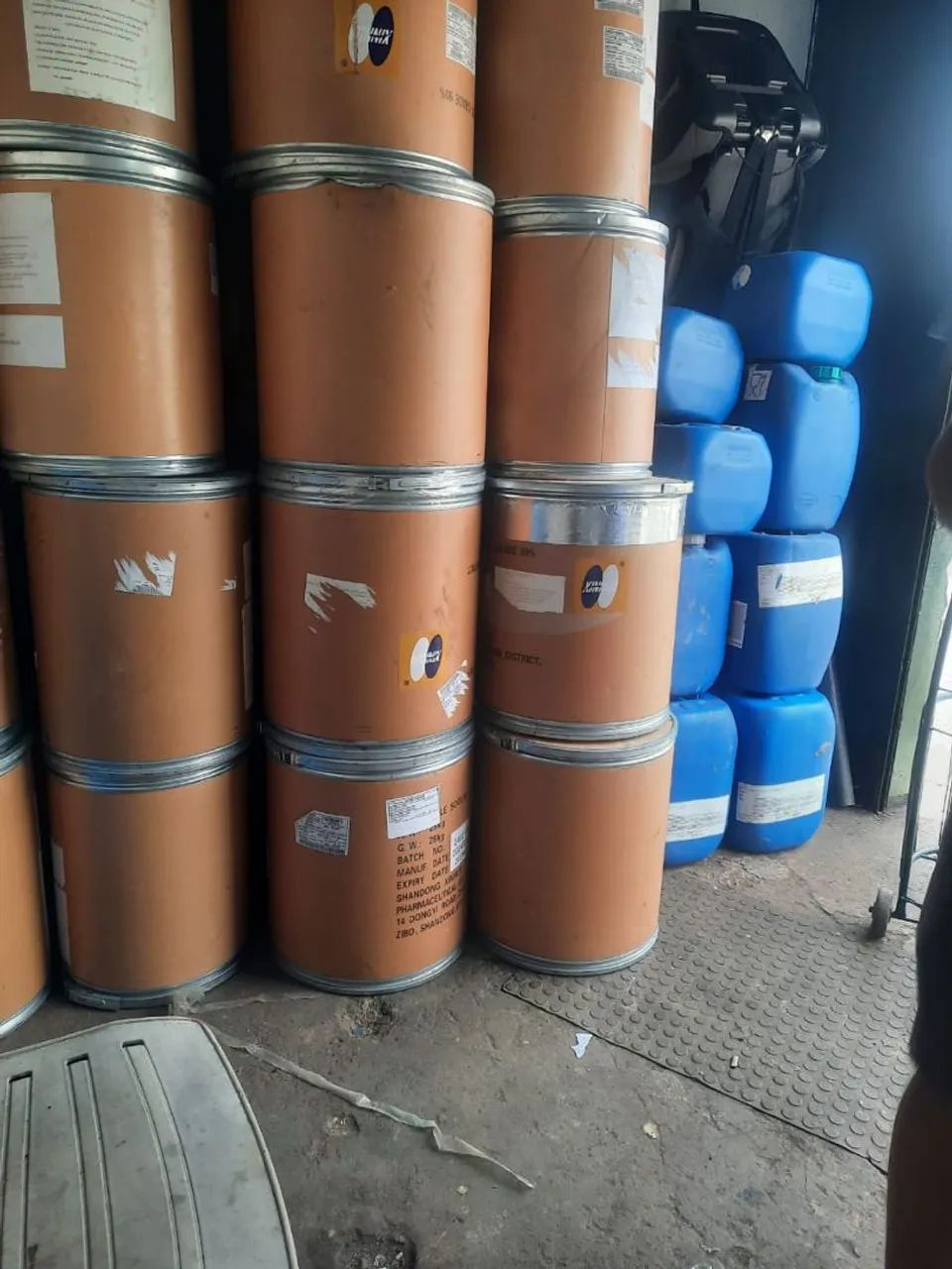 Barril com tampa,porta mantimentos,porta treco etc ...