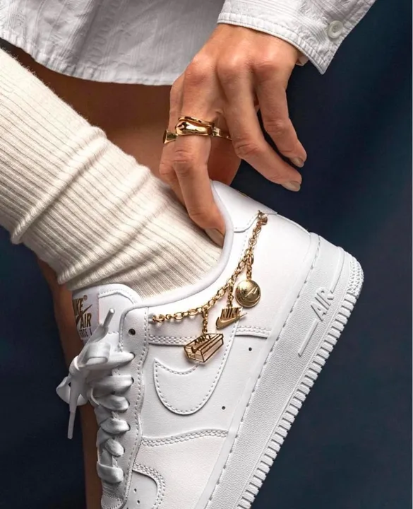 Tênis Air Force 1 Low ?Lucky Charms? Nike branco