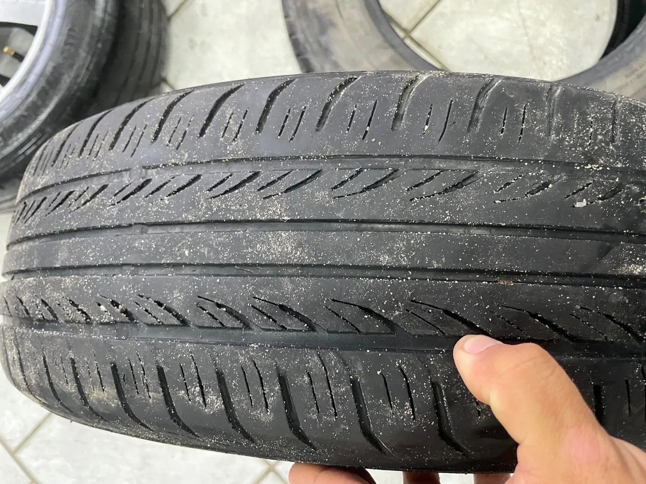 2 Pneus aro 14 185/70 