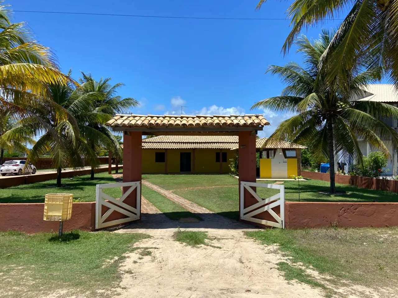Casa de condomínio para venda possui 180 metros quadrados com 3 quartos