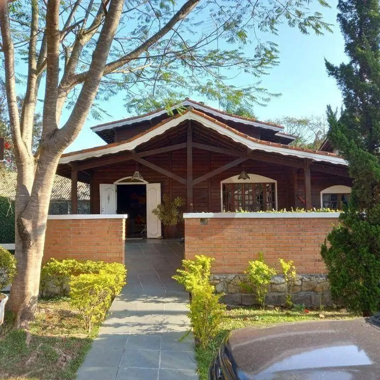 Casa com 4 Dormitórios, sendo 2 Suítes 400 m² - venda por R$ 1.300.000 - Granja Viana - Co