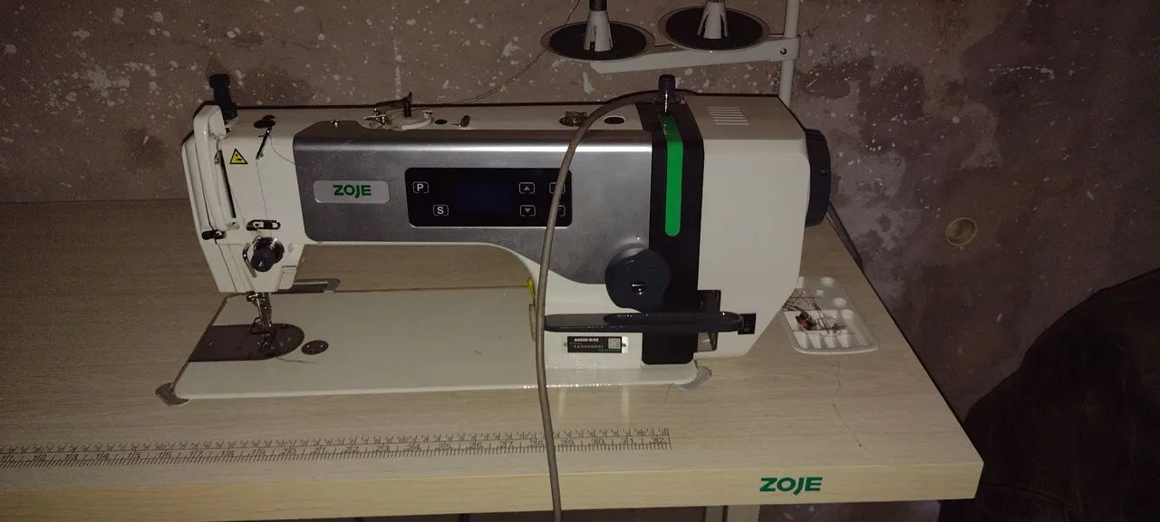 Máquina de Costura Industrial Zoje NOVINHA - Foto 2