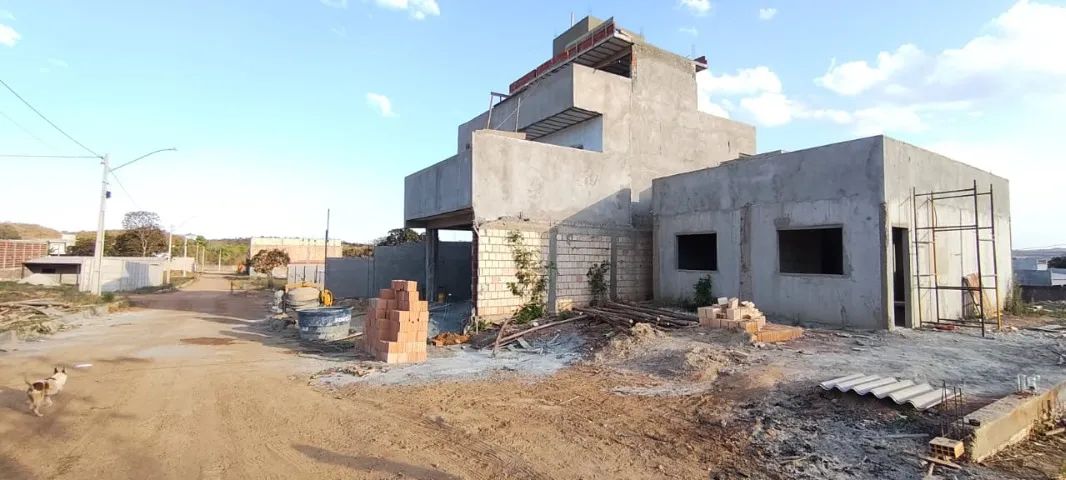 Casa com 3 Quartos, inacabada - Aceita Troca - Foto 2