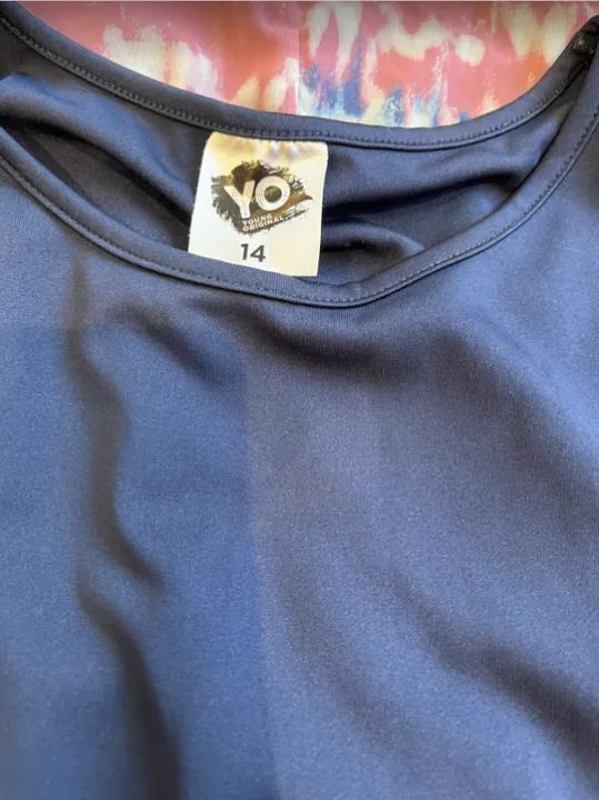 Vestido Infantil Gemeas tamanho 10 e 14 menina - Foto 2