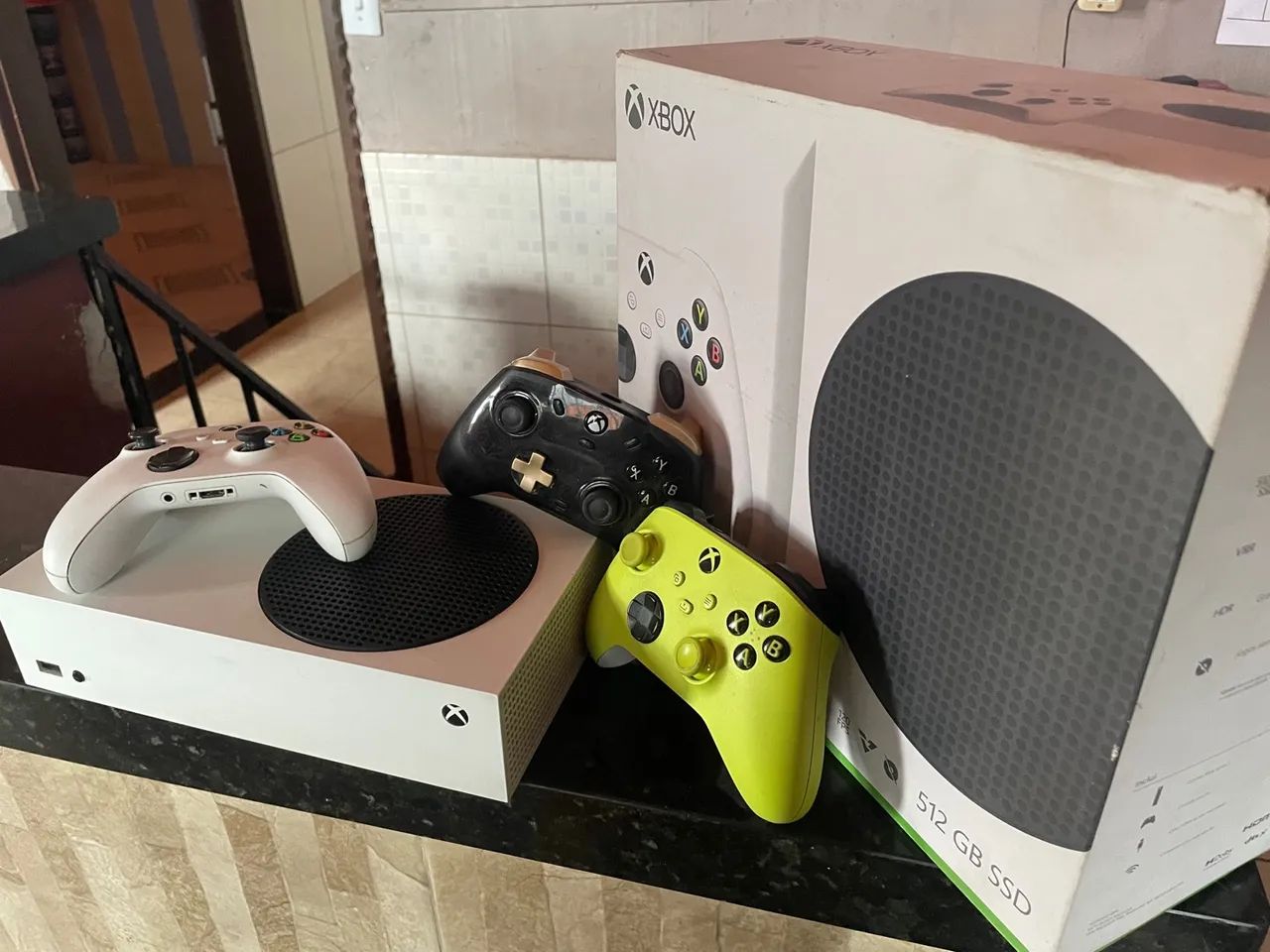 Xbox Series S + 2 controles